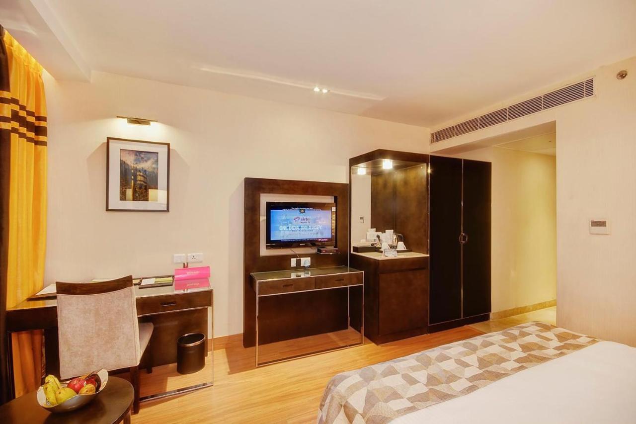 The Palm Spring A Boutique Hotel Naraina Yeni Delhi Dış mekan fotoğraf