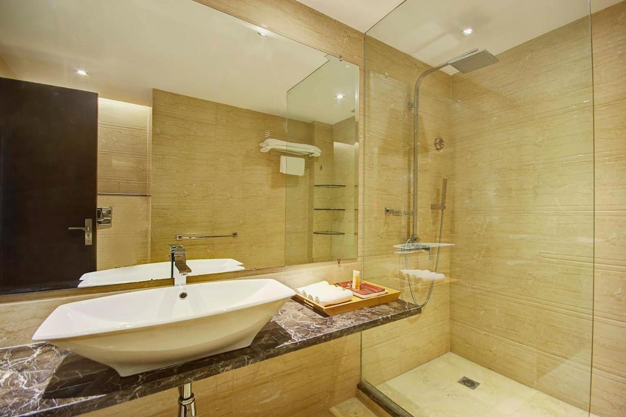 The Palm Spring A Boutique Hotel Naraina Yeni Delhi Dış mekan fotoğraf