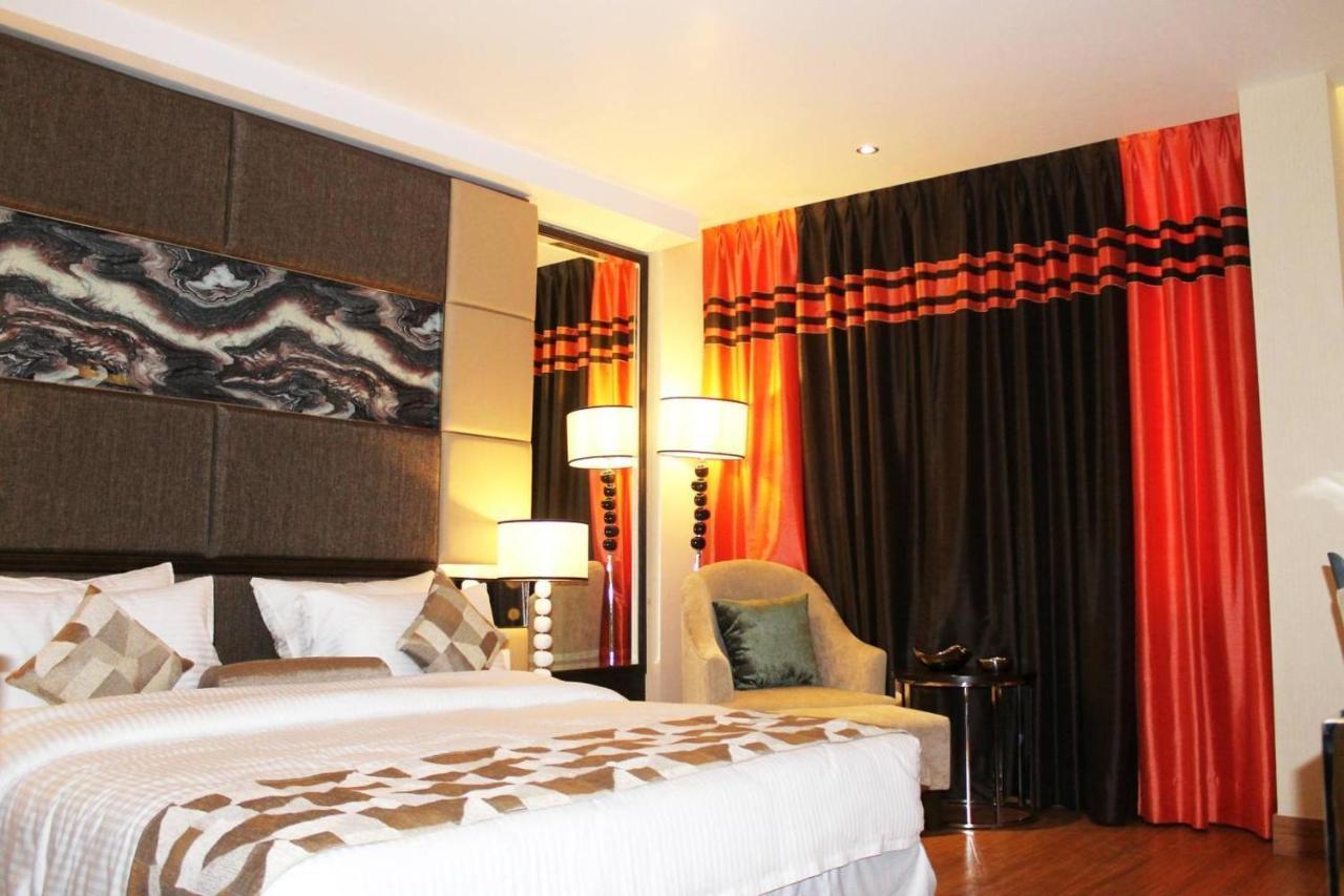 The Palm Spring A Boutique Hotel Naraina Yeni Delhi Dış mekan fotoğraf
